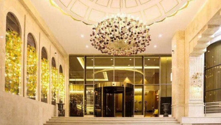 نمای بیرونی هتل سارینا مشهد